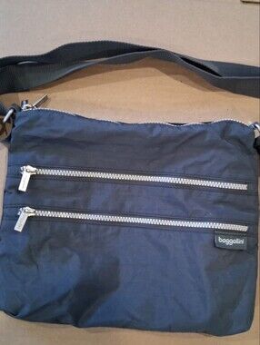 Baggallini Crossbody Bag Purse Command 3 Nylon Gray Multiple Zippers Key Clip